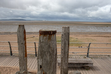 描写河水的优美片段